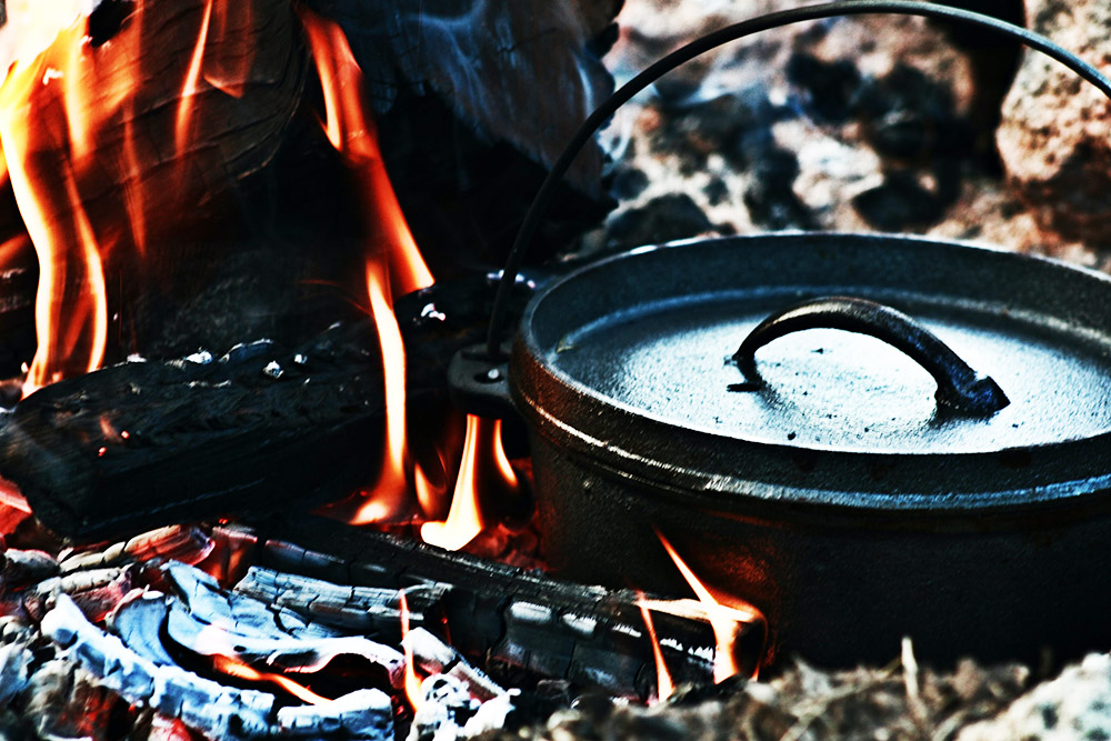 Mi az a dutch oven sütő és milyen ételeket főzzünk benne?